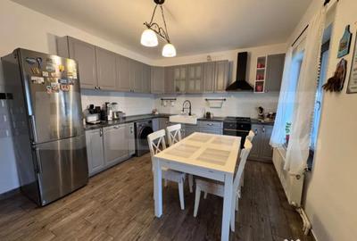 Casă cu 5 camere cu Teren 600 Mp în Răcari - 12