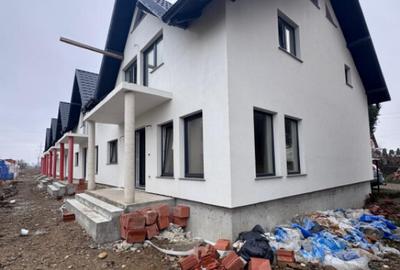 Ansamblu case insiruite , Radauti - 10