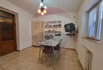 Casa / Vila cu 8 camere de vanzare in zona Coiciu - 16