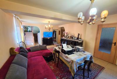 Casă cu 7 camere cu Canalizare în Crângași - 3