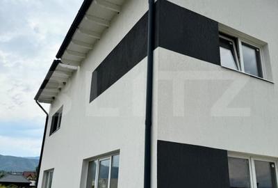 Duplex cu 3 camere cu Canalizare în Cristian - 4