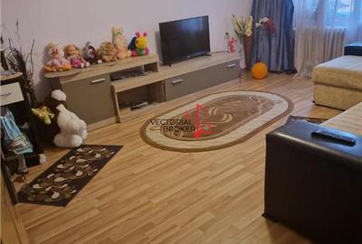 Apartament cu 3 camere decomandat, mobilat în Dristor
