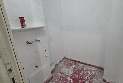 Apartament cu 3 camere decomandat în Radu Negru - 2