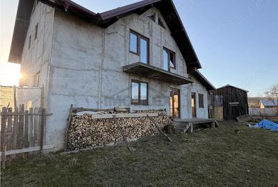 Casă cu Teren 8400 Mp în Pătrăuți - 20