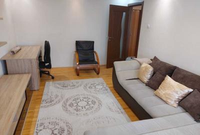 Apartament cu 3 camere decomandat în Girocului - 2