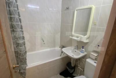 Apartament cu 5 camere decomandat în Micro 3 - 9