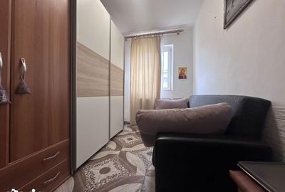 Apartament cu 3 camere în Micro 4 - 2