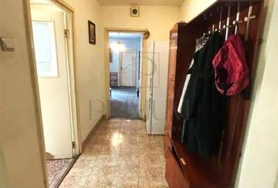 SAGULUI - BLOC IZOLAT - ETAJ 3 LIFT - 3 cam - 2 bai - debara - centrala proprie - 9