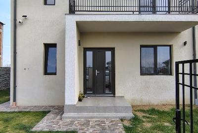 Duplex cu 4 camere cu Canalizare în Giroc - 1