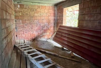 Casă cu 5 camere cu Teren 508 Mp în Bârnova - 9