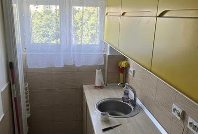 Apartament cu 3 camere semidecomandat, mobilat în Progresul - 6