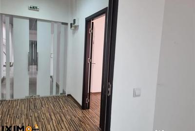 Spațiu comercial, de 80 mp, în Central - 6