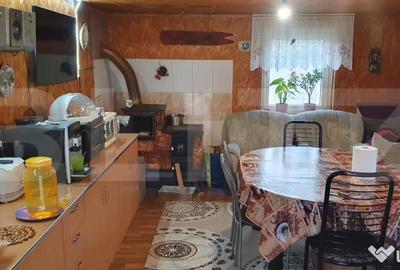 Casă cu 7 camere cu Teren 1750 Mp în Central - 14