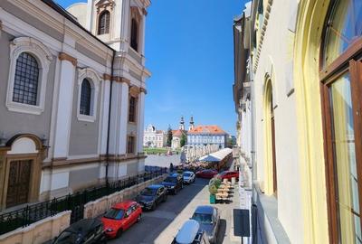 Apartament cu 2 camere în P-ța Unirii