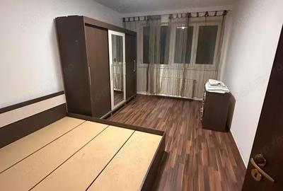 Apartament cu 3 camere decomandat în Aradului
