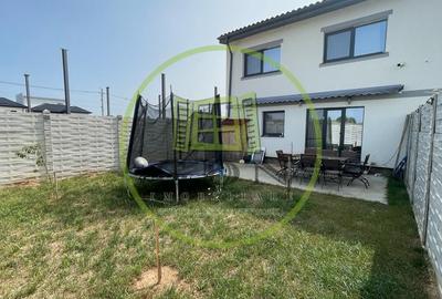 Duplex cu 5 camere cu Canalizare în Preajba - 1