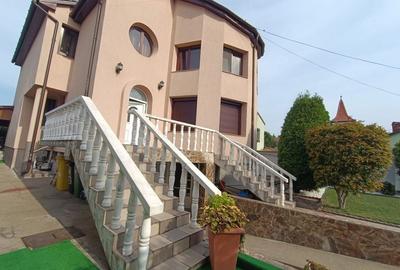 ? VILA DEOSEBITĂ DE VÂNZARE ÎN ARAD - ZONA CENTRALĂ - 8