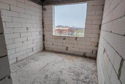 Casă cu 4 camere cu Teren 450 Mp în Malu Mare - 3