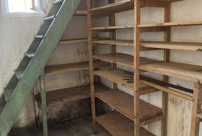 Casă cu 3 camere cu Teren 1000 Mp în Central - 11