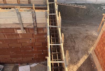Casă cu 4 camere cu Teren 356 Mp în Central - 19