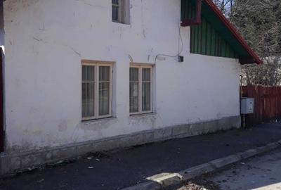 Casă cu 4 camere în Central - 2