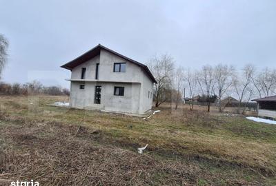 Casă cu 3 camere cu Teren 400 Mp în Răzvad - 2