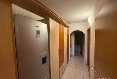 Apartament cu 3 camere decomandat în Aradului - 2