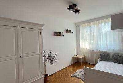 Apartament cu 3 camere semidecomandat în Central - 3