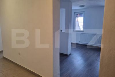 Apartament cu 3 camere semidecomandat în Central - 16