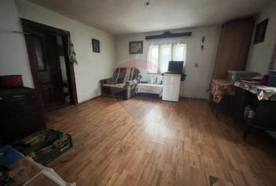 Casă cu 1 camere cu Teren 3808 Mp în Fundata - 8