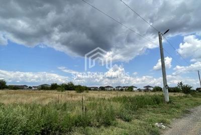VANZARE TEREN CIOROGARLA - ZONA DEZVOLTATA 3500 MP ACCES RAPID LACULUI - 3