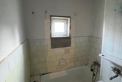 Apartament cu 4 camere, 78.1 mp utili, str Lupeni 2 - 12