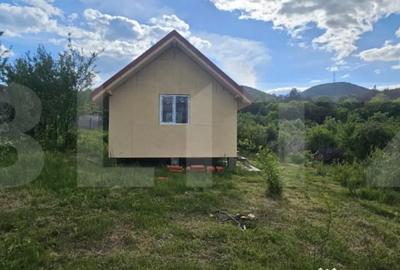 Teren de 1281 mp, în Căprioara - 6