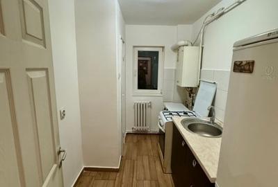 Apartament cu 2 camere semidecomandat în Baza 3 - 3