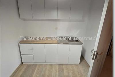 Apartament cu 2 camere semidecomandat în CET