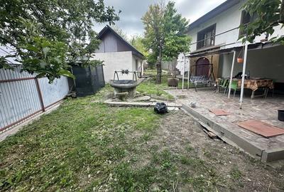 Casă cu 3 camere semidecomandat în Central