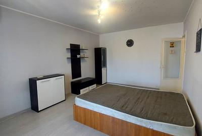 Apartament cu 2 camere decomandat în Piața Centrală