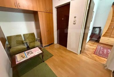 Apartament cu 3 camere semidecomandat în Nord