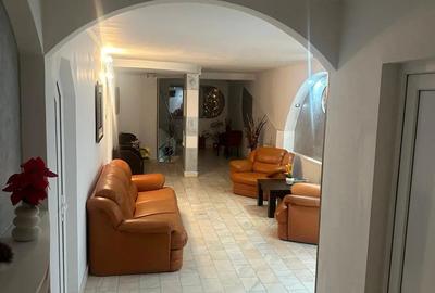 Spațiu comercial, de 1,200 mp, în Eroii Revoluției - 1