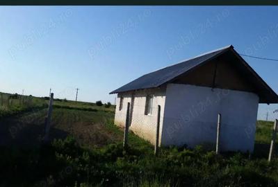 Casă cu 2 camere cu Teren 844 Mp în Boțârlău