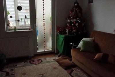 Inchiriez Apartament 3 camere full utilat si mobilat - 1