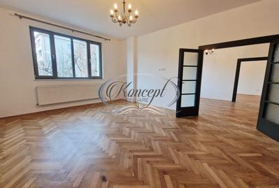 Apartament cu 4 camere semidecomandat în Central - 1