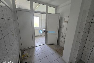 Spațiu comercial, de 80 mp, în Central - 9