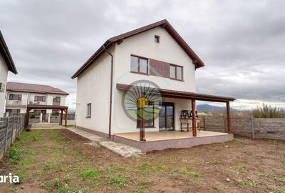 Casă cu 4 camere cu Canalizare în Tărlungeni - 7
