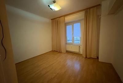 Apartament cu 3 camere decomandat în 13 Septembrie - 5