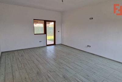 Duplex cu 4 camere cu Canalizare în Moșnița Nouă - 2