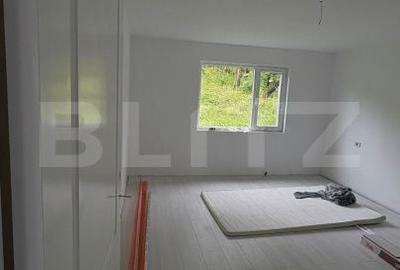 Casă cu 2 camere cu Teren 1000 Mp în Central - 3