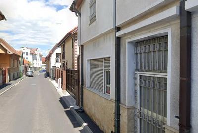 Casă individuală cu 3 camere cu Canalizare în Brașovul Vechi - 1