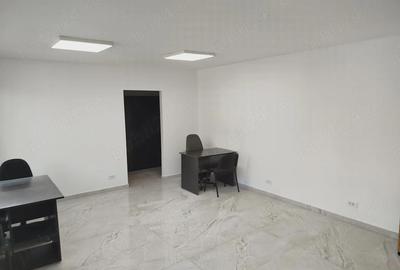 Spațiu comercial, de 46 mp, în Policlinica - 10