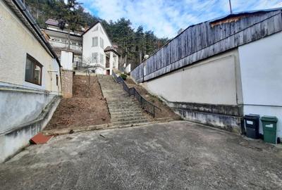 Casă individuală cu 8 camere în Nord-Vest